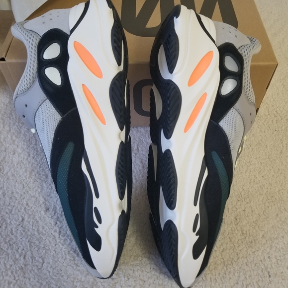 ADIDAS YEEZY BOOST 700 SIZE 14 GREY "WAVE RUNNER" - Picture 5 of 8